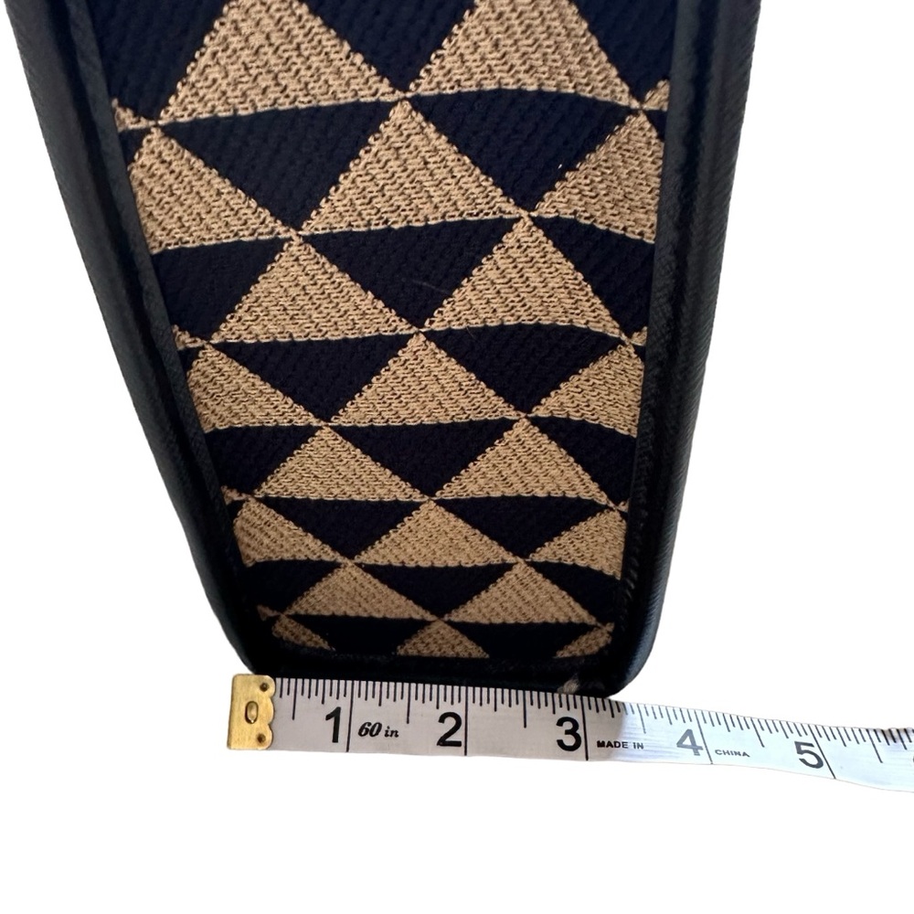 Non Authentic P R A D A Handbag - Picture 9 of 13